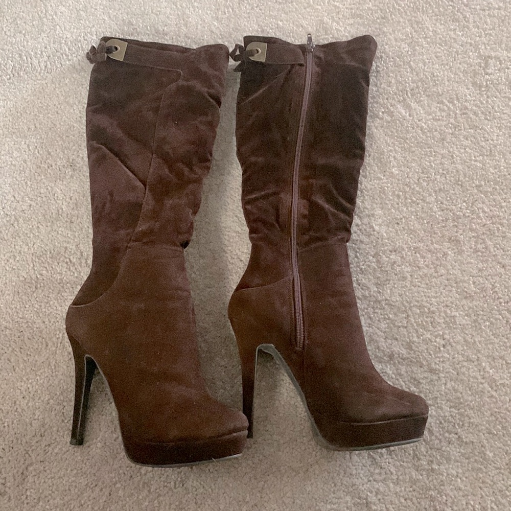Brown knee high boots, size 7